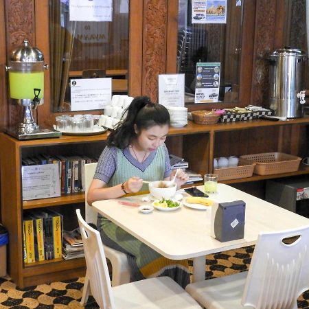 Backpacker Hostel (Adults Only) Янгон Экстерьер фото