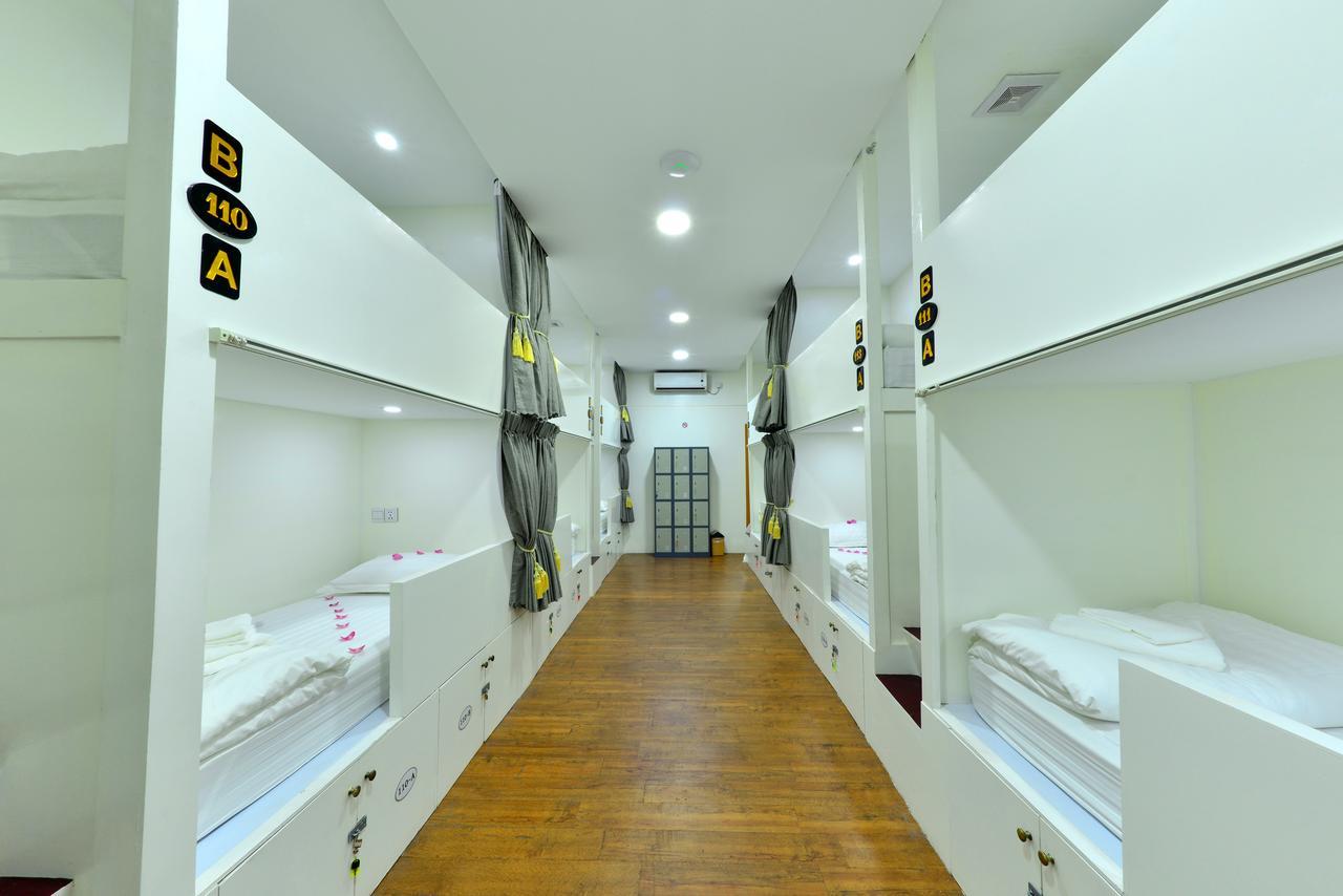 Backpacker Hostel (Adults Only) Янгон Экстерьер фото