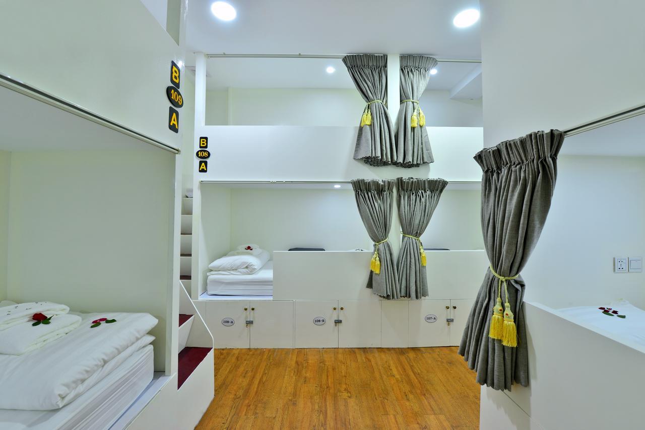 Backpacker Hostel (Adults Only) Янгон Экстерьер фото