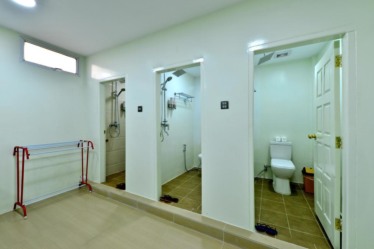 Backpacker Hostel (Adults Only) Янгон Экстерьер фото