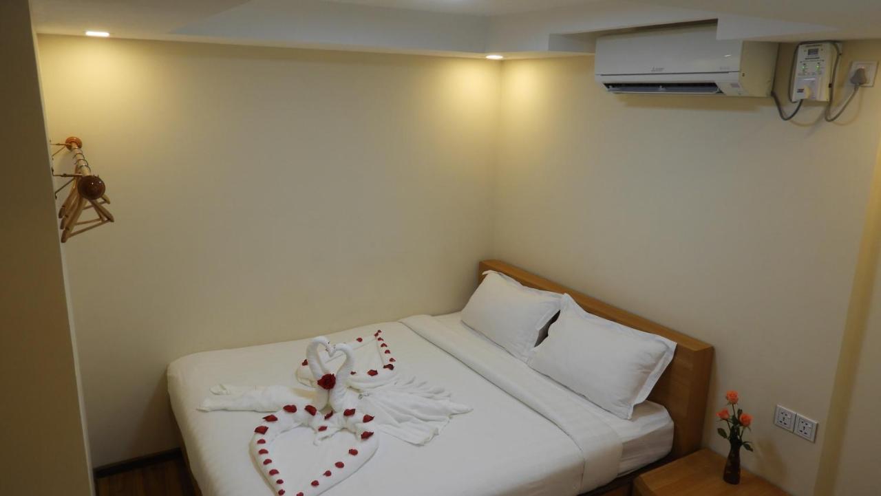 Backpacker Hostel (Adults Only) Янгон Экстерьер фото