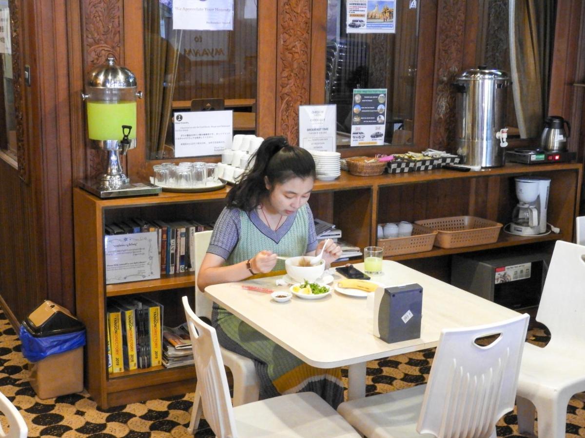 Backpacker Hostel (Adults Only) Янгон Экстерьер фото