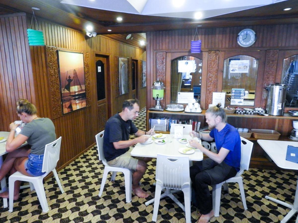 Backpacker Hostel (Adults Only) Янгон Экстерьер фото